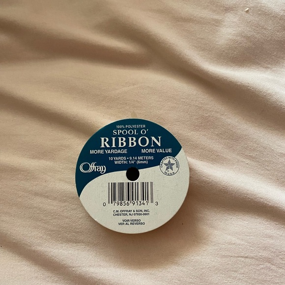 Vintage cream ribbon spool - Picture 1 of 3